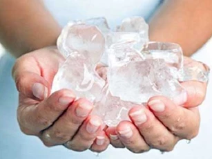 Nước đá chính là "thần dược" cho sức khoẻ, bị những bệnh này đừng tốn tiền mua thuốc tây dùng nó là khỏi ngay