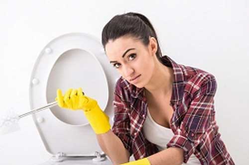 Mẹo khử mùi hôi và làm sạch nhà vệ sinh bằng những nguyên liệu an toàn "kiếm đâu cũng có"