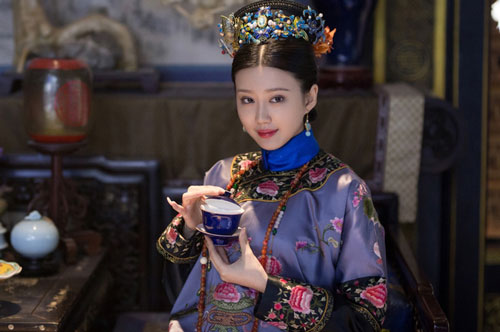 Phi tần thê thảm nhất của Hoàng đế Càn Long: Xuất thân quyền quý nhưng thất sủng bị giáng chức nhiều lần, lúc chết phải chôn ngoài lăng mộ hoàng tộc