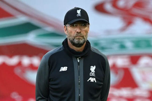 Klopp 'nổi trận lôi đình' với trọng tài: Vô địch rồi mới thấy không quen