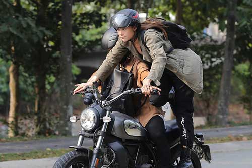 Minh Hằng đau lòng nhìn “đứa con tinh thần” bị gỡ khỏi YouTube vì gắn mác bạo lực