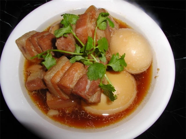 thịt kho tàu