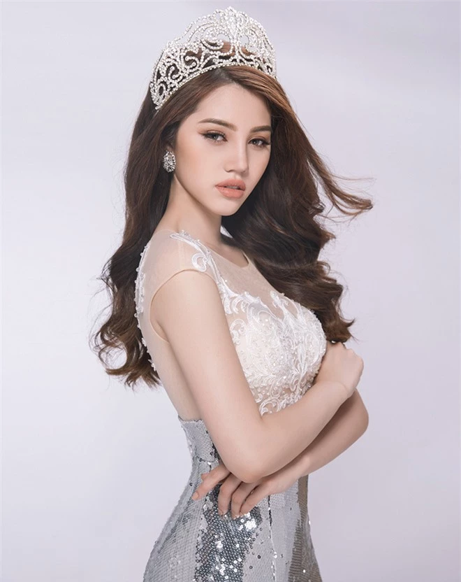 Hoa hậu rich kid Jolie Nguyễn: Vi vu nước ngoài, tậu đồ hiệu mỏi tay, tuyên bố tiêu 500 triệu/tháng không cần đại gia - Ảnh 2.