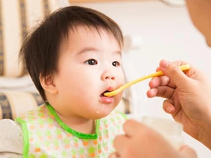 Nuôi con kiểu này bé ngày càng còi cọc, chậm lớn, nhất là điều thứ 2