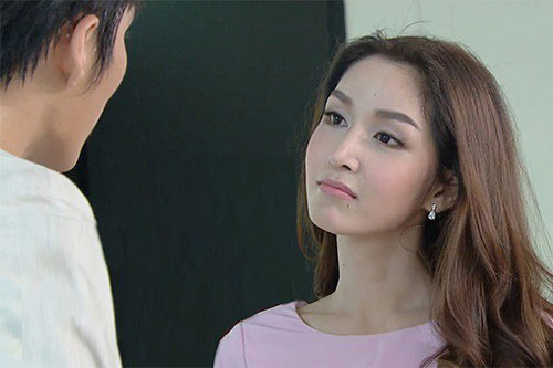 Biếu mẹ đẻ bộ quần áo mới bị chồng lèm bèm: "Lại lấy của nội làm giàu đằng ngoại", màn vùng lên của vợ khiến gã keo kiệt nghĩ ngợi đến mất ngủ