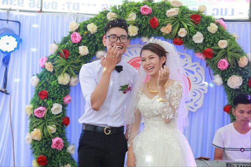 Nên duyên vợ chồng nhờ được xếp chung bàn hồi cấp 3