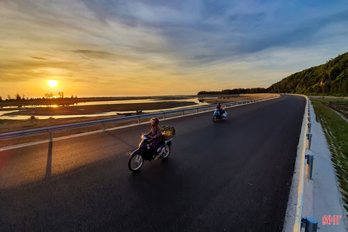 Khám phá cung đường ven biển tuyệt đẹp ở Hà Tĩnh