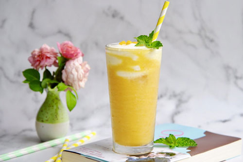 Sinh tố trà xoài mát lạnh xua tan nắng nóng mùa hè