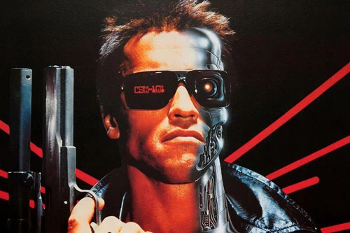 The Terminator (1984): Thực chất chỉ là một phim độc lập, nhưng câu chuyện một chiến binh tương lai và một người máy tương lai du hành về quá khứ để giao chiến đã giúp mở ra một thương hiệu kéo dài hơn 30 năm. James Cameron tạo ra những điều chưa từng thấy trước đây tại Hollywood với The Terminator, còn người máy T-800 lập tức trở thành vai diễn biểu tượng của Arnold Schwarzenegger. Không thể phủ nhận sức ảnh hưởng của tác phẩm, dù cho đến những phần gần nhất, thương hiệu Kẻ hủy diệt đã xuống sức rõ rệt.