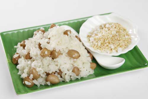 Cách nấu xôi lạc đơn giản thơm ngon bằng nồi cơm điện