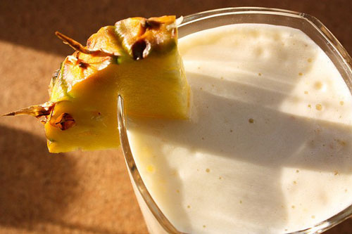 Hạ nhiệt nhanh chóng với cách làm sinh tố dứa sữa chua ngon tuyệt