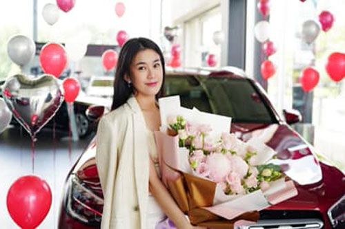 Sinh nhật tuổi 30, Ngọc Thảo tự thưởng cho mình một chiếc xế hộp và nhà tiền tỉ