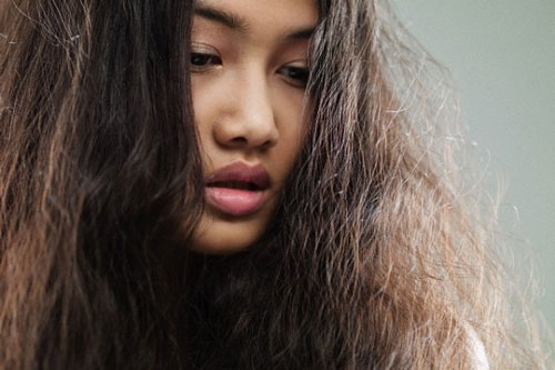 Thấy định vị xe hiển thị địa điểm lạ, tưởng chồng bị mất xe, tôi hộc tốc gọi điện cho anh, ngờ đâu câu trả lời khiến tôi "chết điếng"