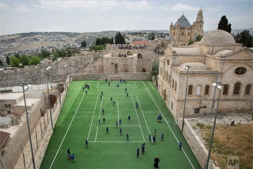 Những tường thành cổ định hình cuộc sống ở đất thánh Jerusalem - 1