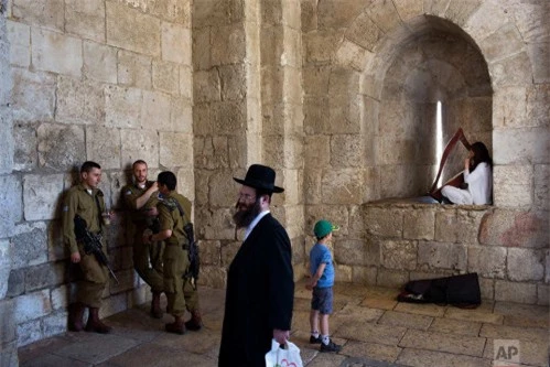 Những tường thành cổ định hình cuộc sống ở đất thánh Jerusalem - 9