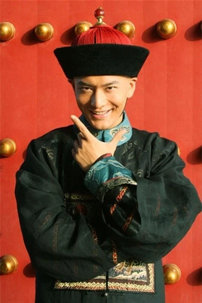 Huỳnh Hiểu Minh đóng vai Vi Tiểu Bảo trong Lộc đỉnh ký bản truyền hình năm 2008.