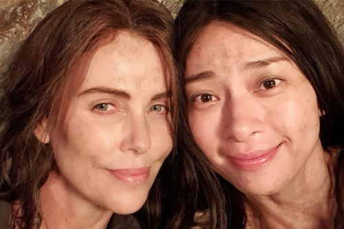 Charlize Theron khen ngợi Ngô Thanh Vân