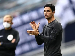 Arteta thừa nhận 'Top 6 xa dần' với Arsenal