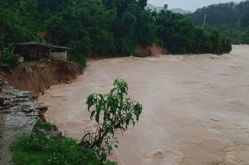 Mưa lớn, nước tại các sông, suối dâng cao tại tỉnh Lai Châu. (Ảnh: VOV)