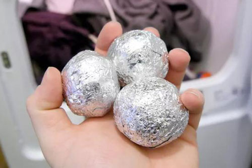 Con dâu thả viên giấy bạc vào máy sấy quần áo, mẹ chồng "tròn xoe mắt" vì bất ngờ