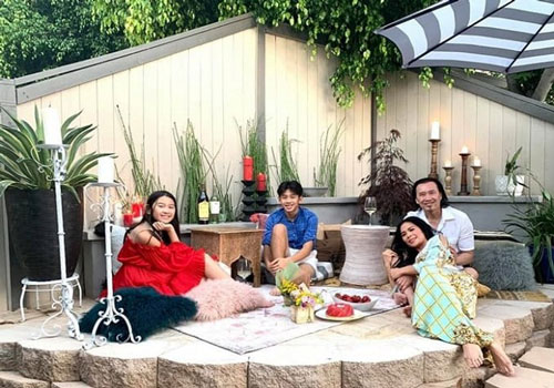 Không gian sân vườn nhỏ xinh như 'chốn cổ tích' của ca sĩ Trúc Linh ở Mỹ