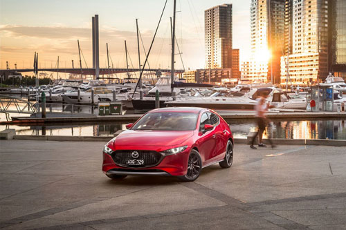 Cận cảnh Mazda3 thế hệ mới dùng động cơ xăng không bugi