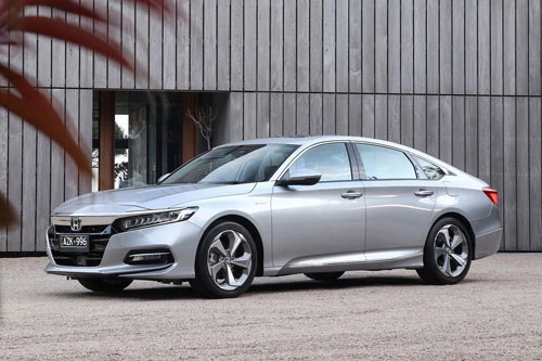 5. Honda Accord (doanh số: 114 chiếc).