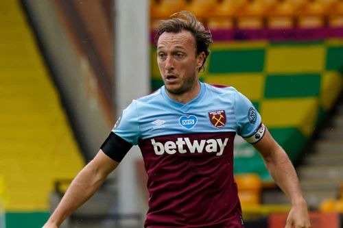 Tiền vệ trung tâm: Mark Noble (West Ham).