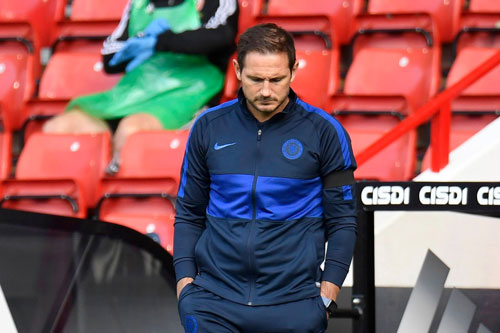 HLV Lampard chỉ ra điểm yếu 'chí mạng' khiến Chelsea gặp khó khi ra sân