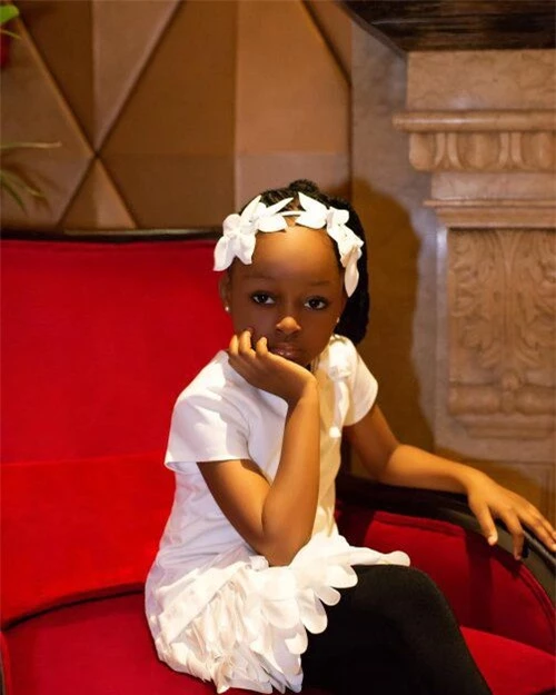 Cuộc sống sang chảnh của cô bé châu Phi đẹp nhất thế giới sau 2 năm nổi tiếng - Ảnh 6.