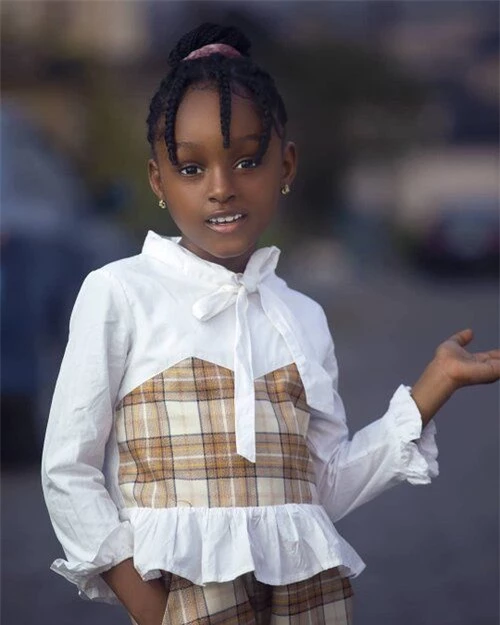 Cuộc sống sang chảnh của cô bé châu Phi đẹp nhất thế giới sau 2 năm nổi tiếng - Ảnh 7.