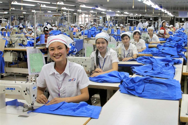 Dệt may Việt Nam hưởng lợi nhờ sự dịch chuyển chuỗi cung ứng toàn cầu - Ảnh 1.