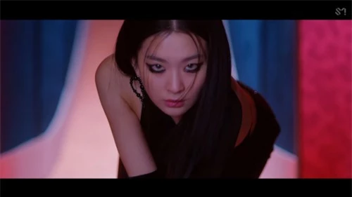 Irene và Seulgi Red Velvet ra mắt MV vừa kinh dị ám ảnh vừa đậm mùi bách hợp - Ảnh 3