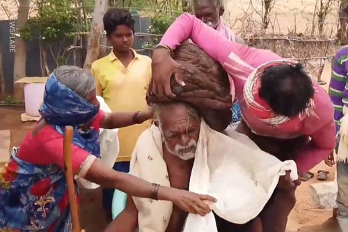 Cụ già 95 tuổi không cắt tóc từ lúc sinh ra, mở tung mái tóc "tổ chim" ra khiến ai cũng choáng váng, được dân làng tôn kính như "thần"