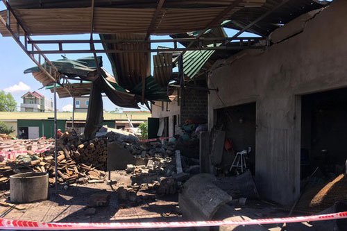 Nồi hơi nổ như bom, hai chị em ruột thương vong