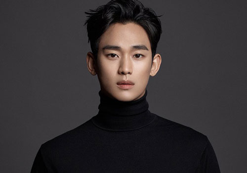 Kim Soo Hyun ngoài đời mặc quần áo giản dị vẫn đẹp trai