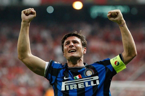 Hậu vệ phải: Javier Zanetti (Inter Milan).