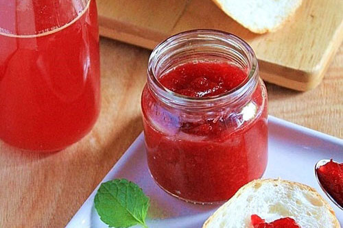 Cách làm nước mận giải khát ngày hè giúp đẹp da cho bạn gái