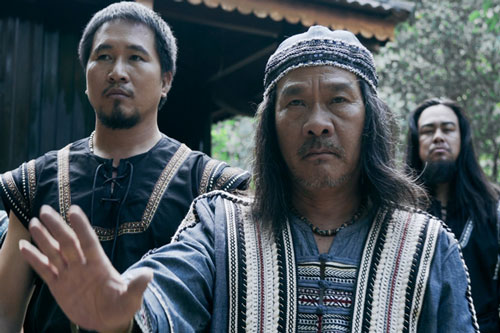 Đoàn phim 'Đỉnh mù sương' gặp rắn, bọ cạp khi quay