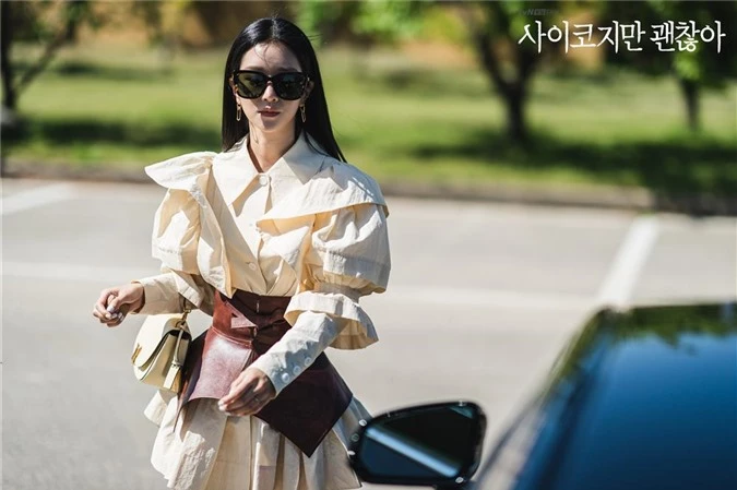 'Điên nữ' Seo Ye Ji sở hữu mình hạc xương mai - vòng eo siêu thực - Ảnh 12