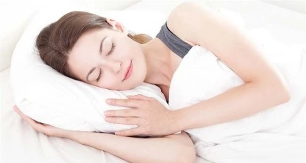Khung giờ vàng của giấc ngủ giúp bạn khỏe mạnh và trẻ lâu - Ảnh 2.