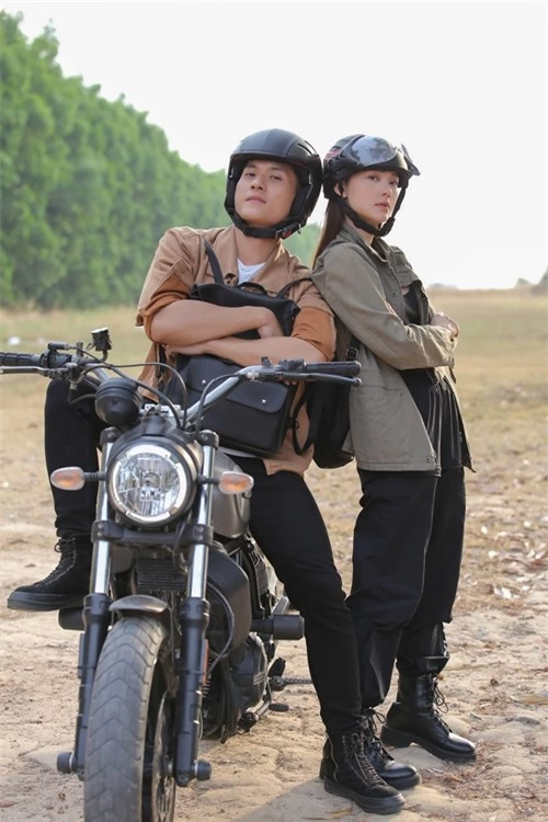 Trong tập 3 ra mắt tối thứ 6 tuần trước, Minh Hằng có loạt cảnh rượt đuổi và hành động phối hợp với người mẫu - diễn viên Lâm Bảo Châu.