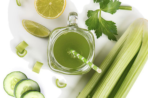 Uống 1 ly nước ép cần tây mỗi ngày, bạn sẽ nhận được những lợi ích sau