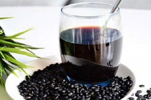 Uống nước đậu đen giải nhiệt cực tốt nhưng chớ dùng theo cách này dễ gây nguy hiểm
