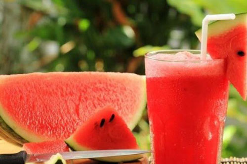 Dưa hấu ăn vào mùa hè rất tốt nhưng cần hạn chế 3 sai lầm này khi ăn