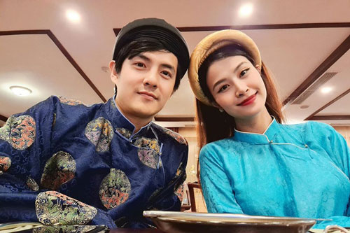 Con gái chưa ra đời, ông xã Đông Nhi đã có biểu hiện "nghiện con" như thế này