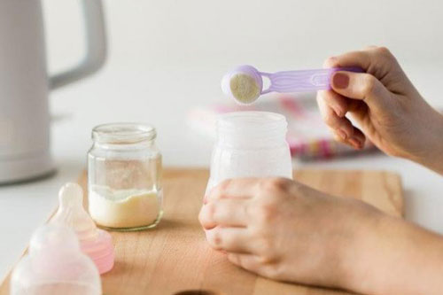 Không chú ý 3 điều này, cho con uống sữa đắt tiền đến mấy cũng vô tác dụng