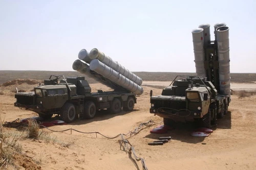 S-300VM Ai Cập và S-400 Thổ Nhĩ Kỳ chuẩn bị có màn đối đầu nảy lửa. Ảnh: TASS.