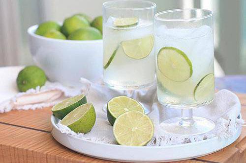 Uống nước chanh kèm với các nguyên liệu này đảm bảo vòng 2 phẳng lỳ không chút mỡ thừa