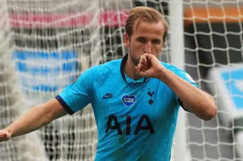 Kane chạm mốc 200 bàn ở cấp CLB, Mourinho lập tức ca tụng